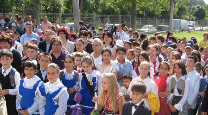 E oficial! Școala începe pe 9 septembrie