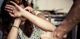 Femeie din Licurici, agresată de soț