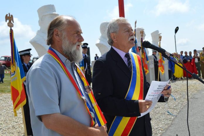 40069279 4. sculptorul și primarul