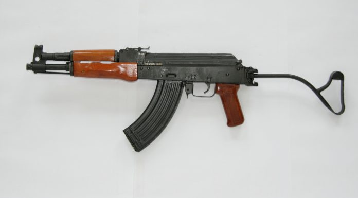 FOTO: Tânăr lovit de glonț, în apropierea Poligonului de la Târgu-Cărbunești