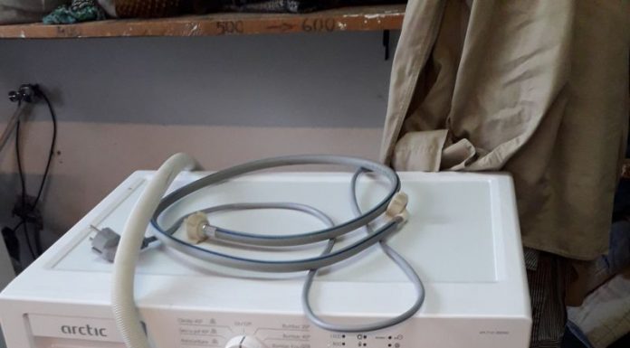 Maşină de spălat, cumpărată la o carieră a CEO de un sindicat! Compania o plăteşte pe a doua