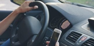 Amenzi usturătoare pentru șoferii prinși cu telefonul la volan