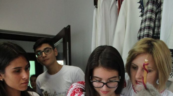 „Escaping the Cave” a ajuns la Colegiul Național ,,George Coșbuc” din Motru