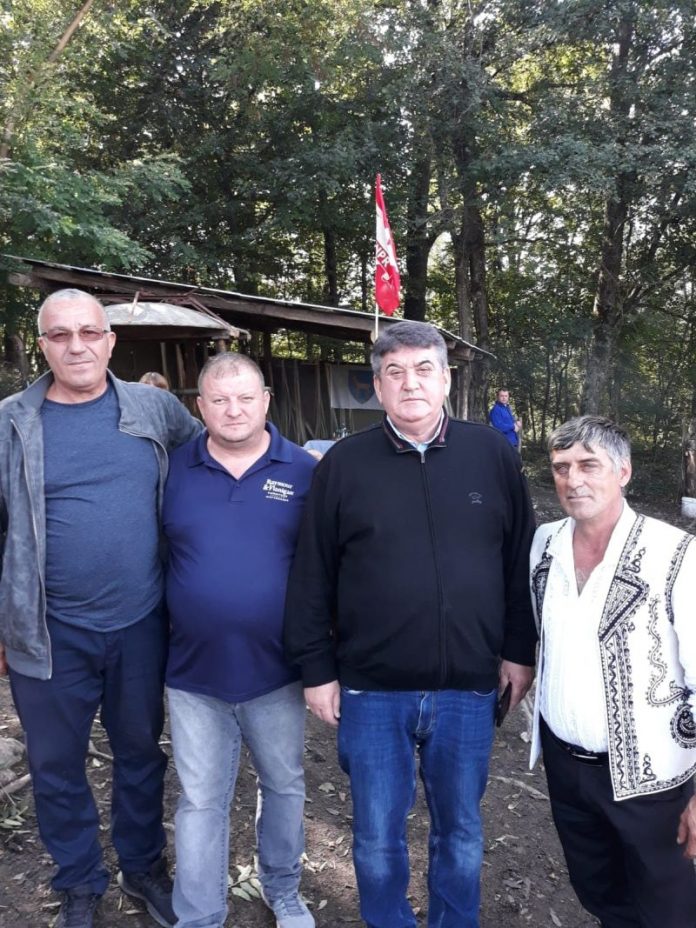 71104673_386614158698506_988184439081140224_n