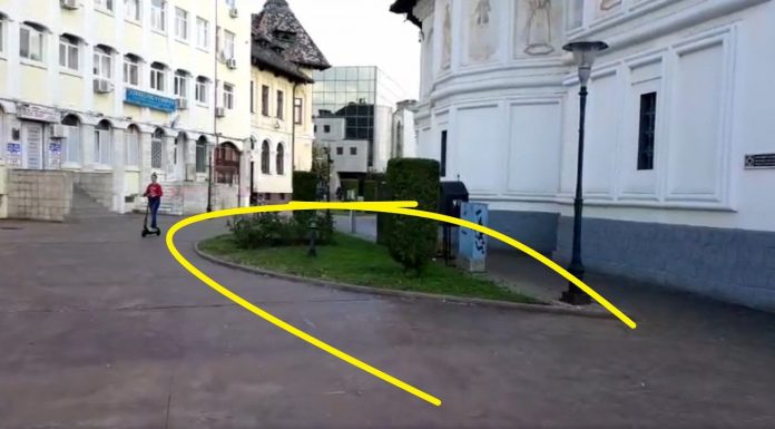 Strigător la cer! Cu ce ne mai oripilează aleșii noștri: WC, în Piața Prefecturii, în zona de protecție a două monumente istorice!