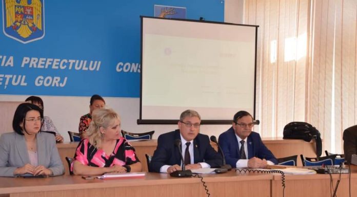 FOTO: Prefectul de Gorj a băgat primarii în ședință