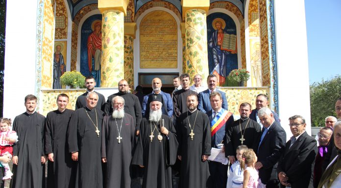 Sfântă Liturghie Arhierească la resfinţirea Bisericii din Parohia Frăteşti, comuna Leleşti judeţul Gorj – ,,Să nu uitaţi că Mântuitorul Iisus Hristos este prezent în viaţa dumneavoastră, că El răspunde la cererile dumneavoastră, dacă ascultaţi de El şi faceţi ceea ce vă va spune”!
