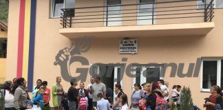 Proteste și certuri la Padeș, la începerea școlii!