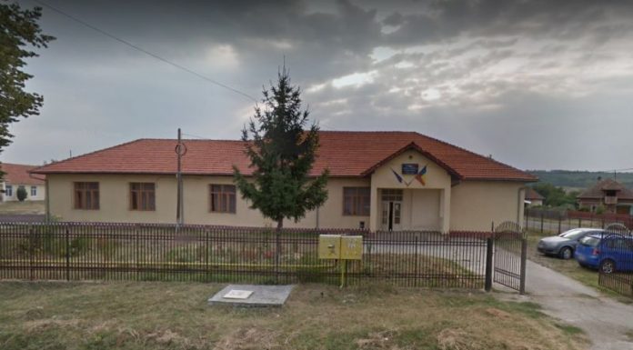 Consiliu Profesoral suspendat cu scandal, la Școala Gimnazială Albeni
