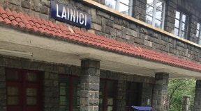 Tânăr prins pe vagonul unui tren de marfă! Le-a spus polițiștilor că nu are bani de bilet