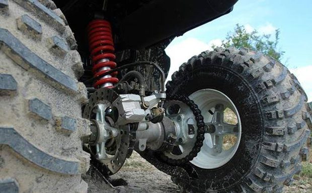 Dosar penal în cazul hunedoreanului rănit, după ce a căzut de pe un ATV