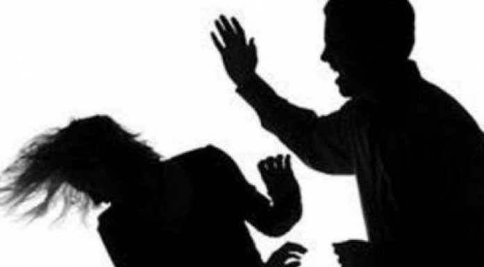 A ajuns la spital, după ce a fost bătută de concubin