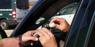 Bărbat beat criță, prins la volan fără permis