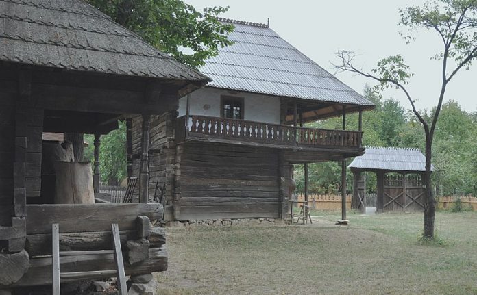 casa de la muzeul curtisoara
