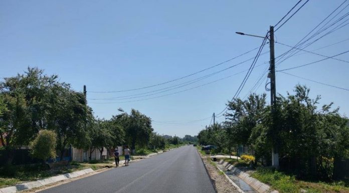 A început modernizarea unui important drum județean