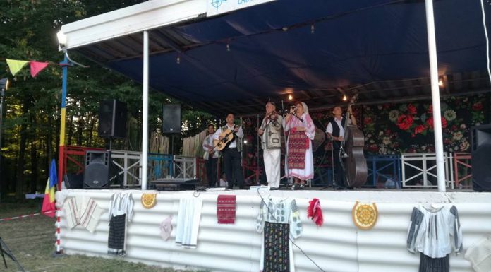 Festivalul lăutarilor gorjeni are loc, astăzi, la Bolboși