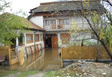 Bani de la Guvern pentru refacerea infrastructurii afectate de calamităţi