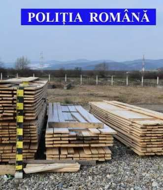Cherestea în valoare de peste 100.000 de lei, confiscată de polițiști
