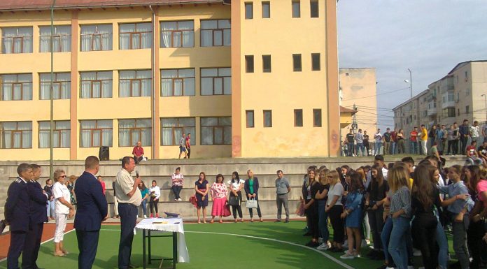 Festivitatea deschiderii noului an şcolar, la Liceul Tehnologic din Ţicleni
