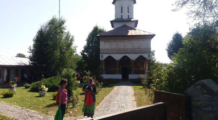 Sfântă Liturghie Arhierească la Hramul Mănăstirii «Sf. Ioan Botezătorul», Cămărăşeasca, din Oraşul Târgu-Cărbuneşti, Gorj – ,,Trecerea Sf. Ioan Botezătorul, din lumea aceasta în Împărăţia Lui Dumnezeu, este cu adevărat un lucru binecuvântat de către Tatăl Ceresc”!