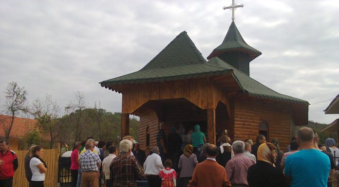 Sfântă Liturghie Arhierească la sfinţirea Bisericii din Parohia Turburea, judeţul Gorj – ,,Sfinţirea de astăzi este «darul» adus Lui Dumnezeu, pentru ca Dumnezeu să facă din biserica aceasta, lăcaşul Său”!