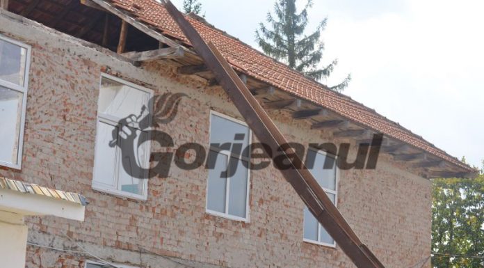 Nou an școlar, probleme vechi. Școli fără apă și cu toalete în curte