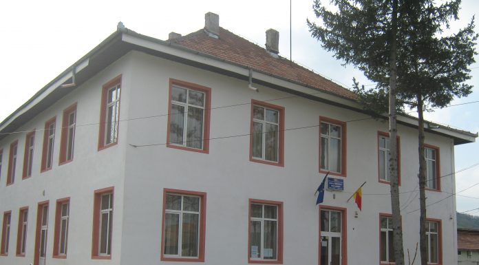 Directori noi, fără concurs, în şcolile din Gorj
