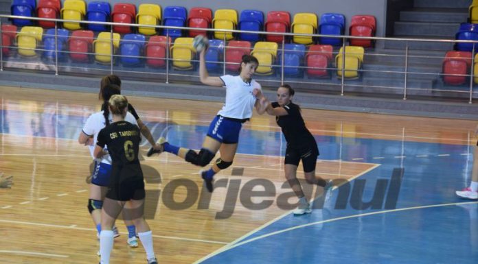 Victorie lejeră pentru senioarele de la CSM