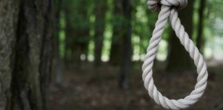 Bărbat din Tismana, găsit spânzurat în grădina casei sale