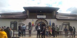 Căminul Cultural Budieni, inaugurat cu muzică și voie bună! Premii pentru tinerii care au împlinit 18 ani, dar și pentru cuplurile longevive din Scoarța