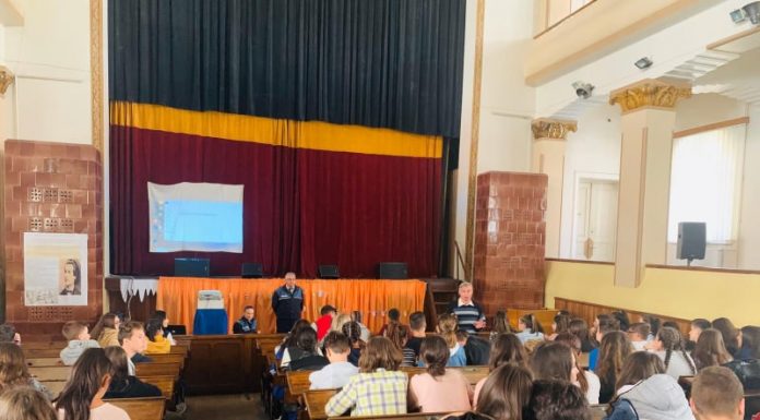 Acțiuni ale Poliției pentru prevenirea consumului de droguri, în școlile din Gorj