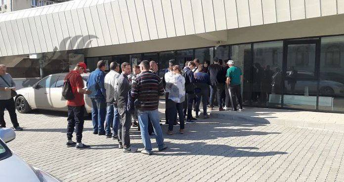 Asalt la casa de bilete!