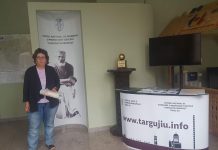 Turistă din Israel, în vizită la Târgu Jiu