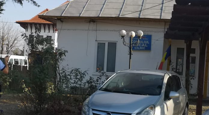 Foto-Tamponare în fața Primăriei Câlnic!