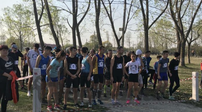 Concurs de alergat prin Peștera Polovragi