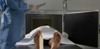 Cadavrul în stare de putrefacție al unui bărbat, descoperit de polițiști într-o curte din Târgu-Jiu