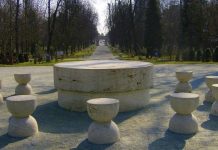 Ample manifestări la Târgu-Jiu, dedicate împlinirii a 81 de ani de la inaugurarea Ansamblului Calea Eroilor