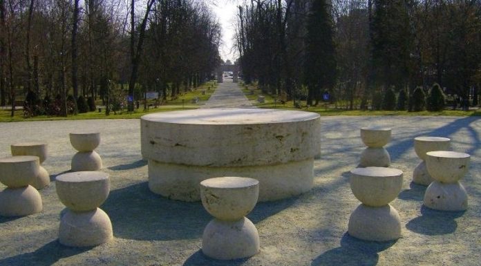 Ample manifestări la Târgu-Jiu, dedicate împlinirii a 81 de ani de la inaugurarea Ansamblului Calea Eroilor