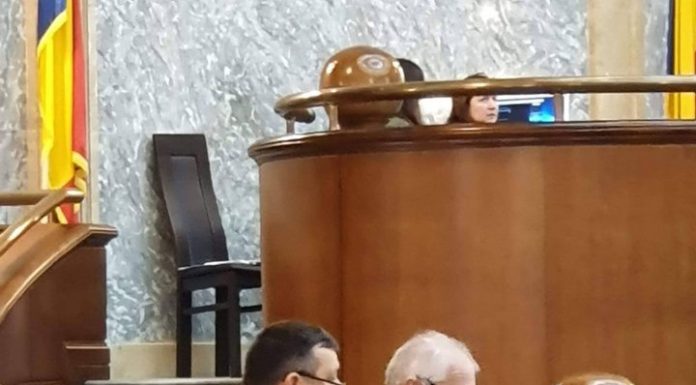 Nu vrea primari aleși în două tururi