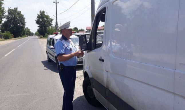 Fals în înscrisuri sub semnătură privată, descoperit în urma unui control în trafic