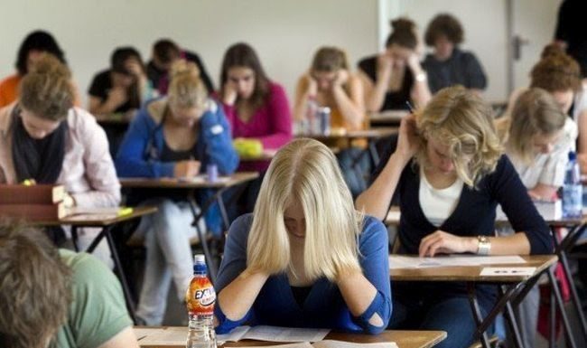 17 octombrie, termen pentru liceeni în vederea accesării bursei FLEX