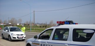 Tânăr prins la volanul unui autoturism cu numere false
