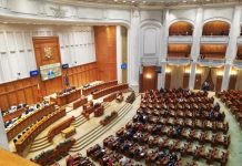 Moțiunea de cenzură, citită în sala aproape goală