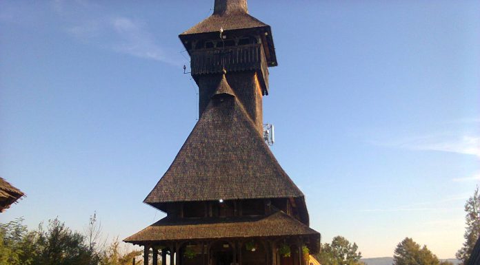 Sărbătoare duhovnicească la Biserica din Parohia Strâmba-Jiu – ,,Pentru noi, creștinii din Strâmba de Jiu, sărbătoarea Sf. Cuv. Parascheva are o semnificație aparte, dat fiind faptul că Biserica noastră stă sub oblăduirea Sf. Cuvioase Parascheva”!