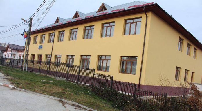 Grădiniță cu program prelungit la Țicleni