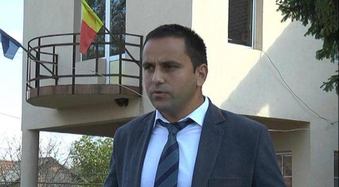 Primarul din Albeni, susținut de Vîlceanu