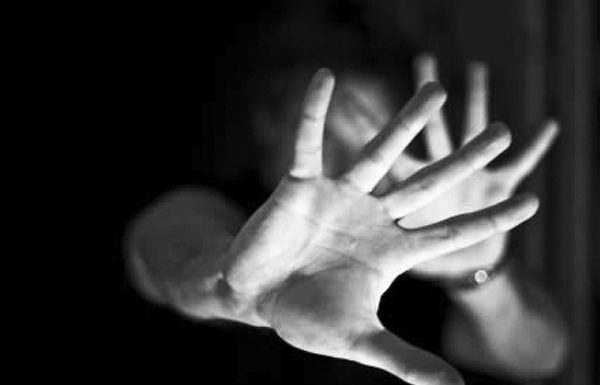 Interdicție pentru un bărbat din Cărbunești! Și-a amenințat soția cu moartea!