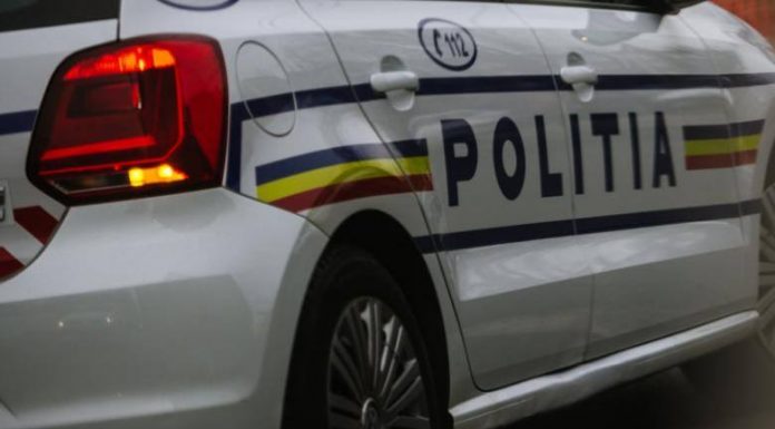 Tânăr reținut, după ce a aruncat cu o piatră în mașina de Poliție