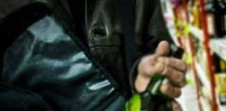 Tânără reținută într-un dosar de furt calificat