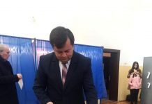 FOTO: Primarul Romanescu a votat!